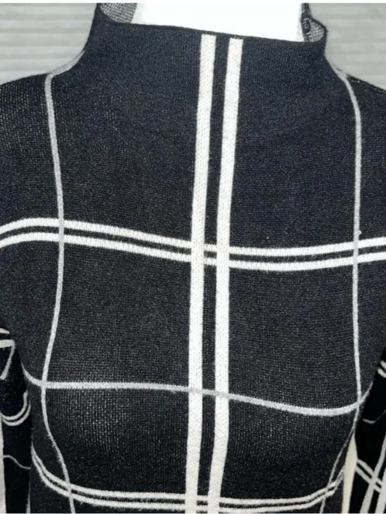 Ellen Tracy Black & White Windowpane Turtleneck Sweater - Picture 2 of 3
